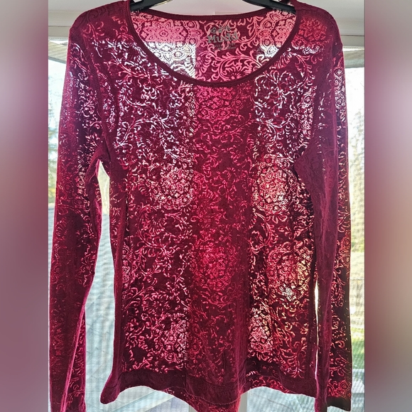 Mudd long sleeve top with pretty lace design - Picture 4 of 5